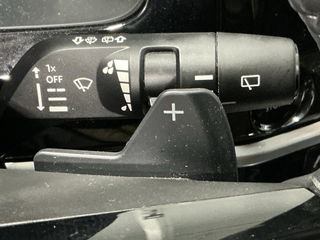 Used 2025 Nissan Pathfinder SL image 14