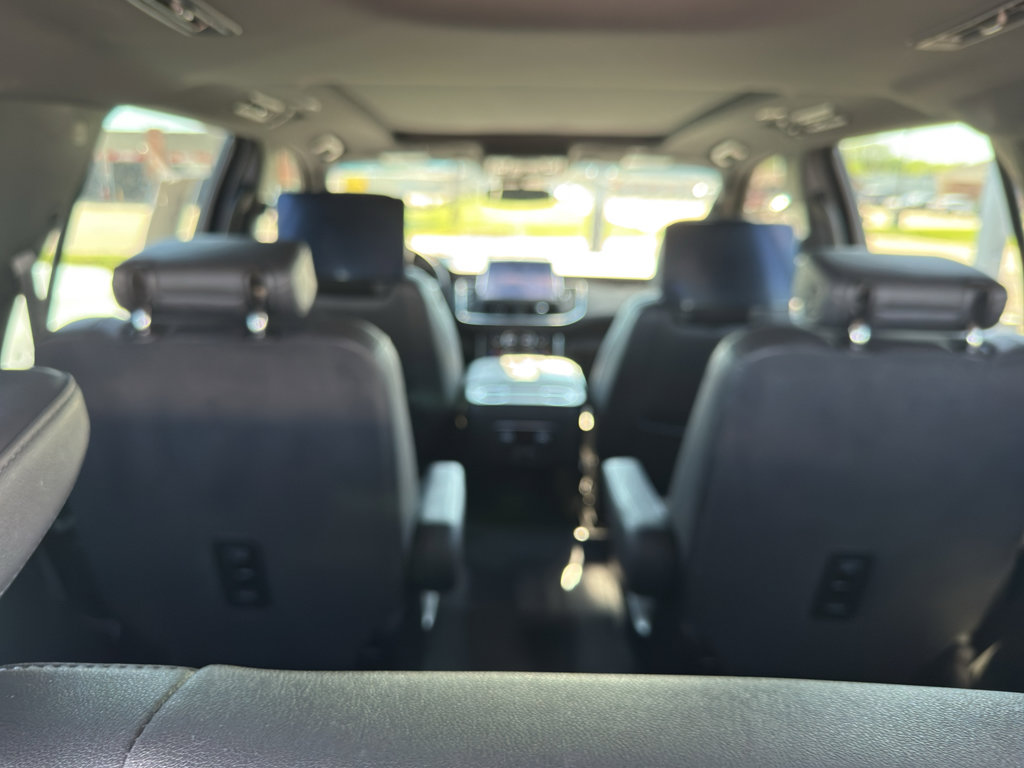 Used 2024 Chevrolet Tahoe Z71 w/ Z71 Off-Road Package image 9