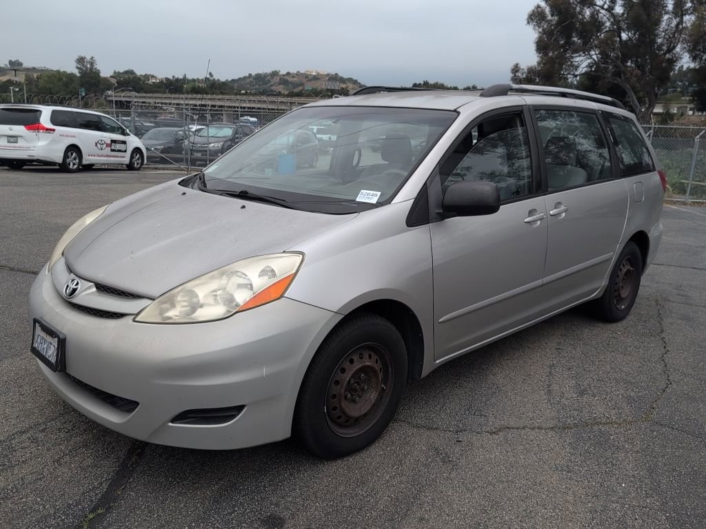 Used 2009 Toyota Sienna CE FWD image 1