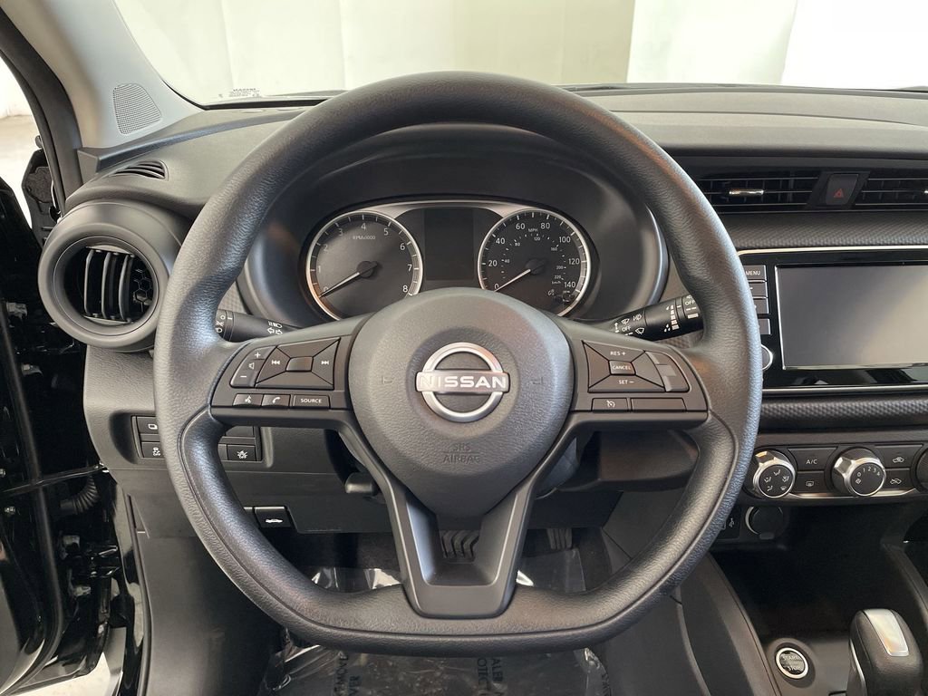 Certified 2025 Nissan Kicks Play S FWD image 28