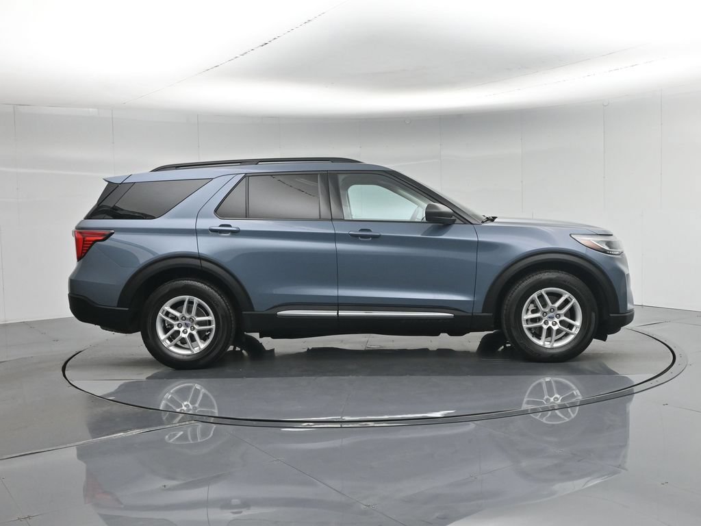 Used 2025 Ford Explorer Active w/ Active Comfort Package RWD image 28