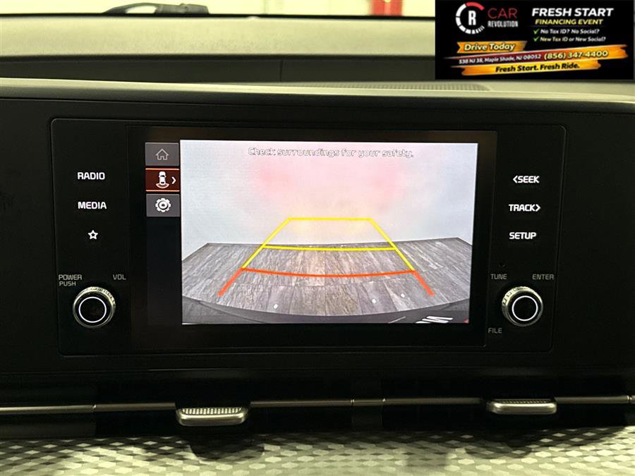 Used 2024 Kia Carnival LX image 41