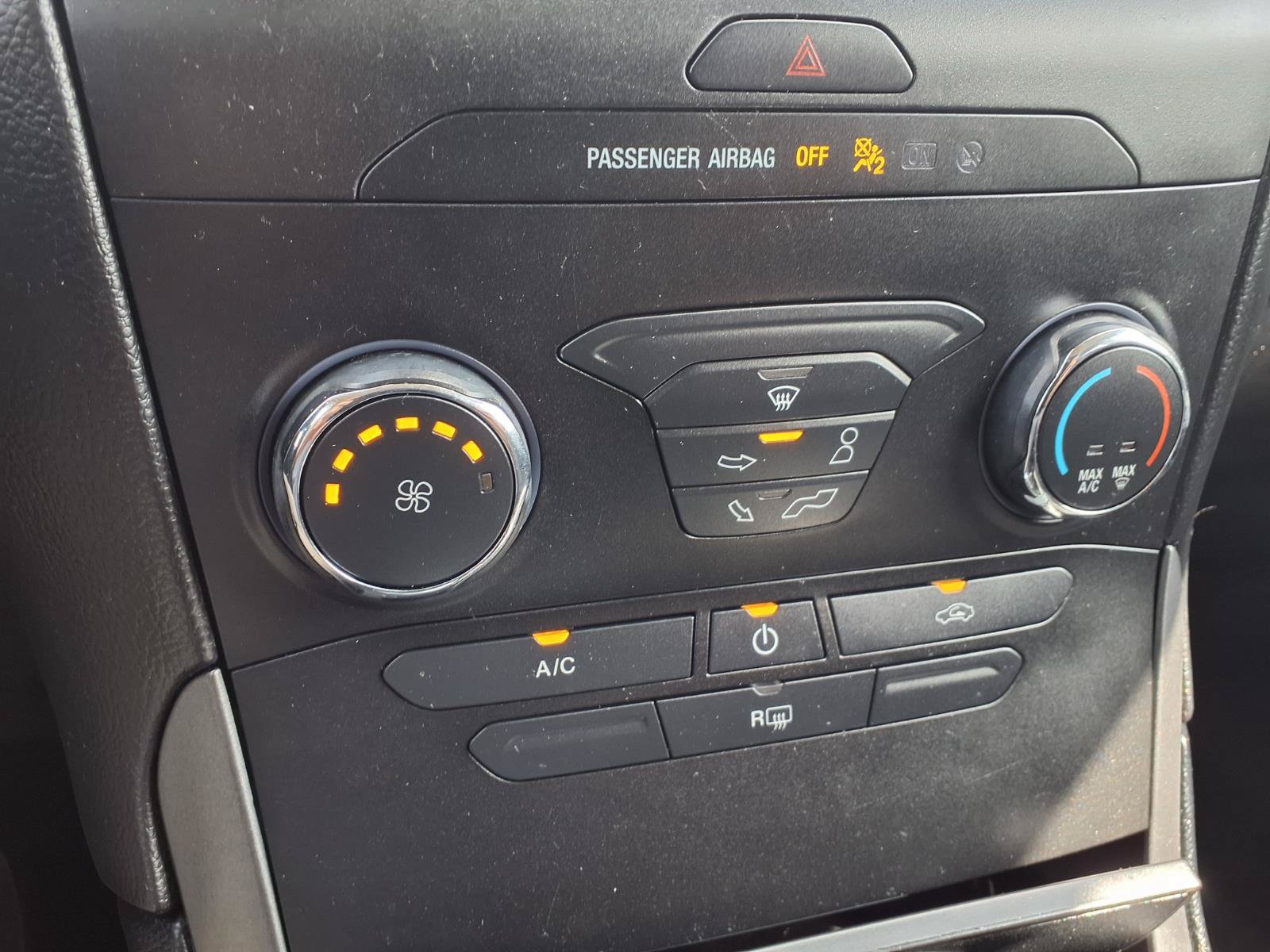 Used 2019 Ford Edge SE w/ SE Fleet Driver's Package FWD image 7