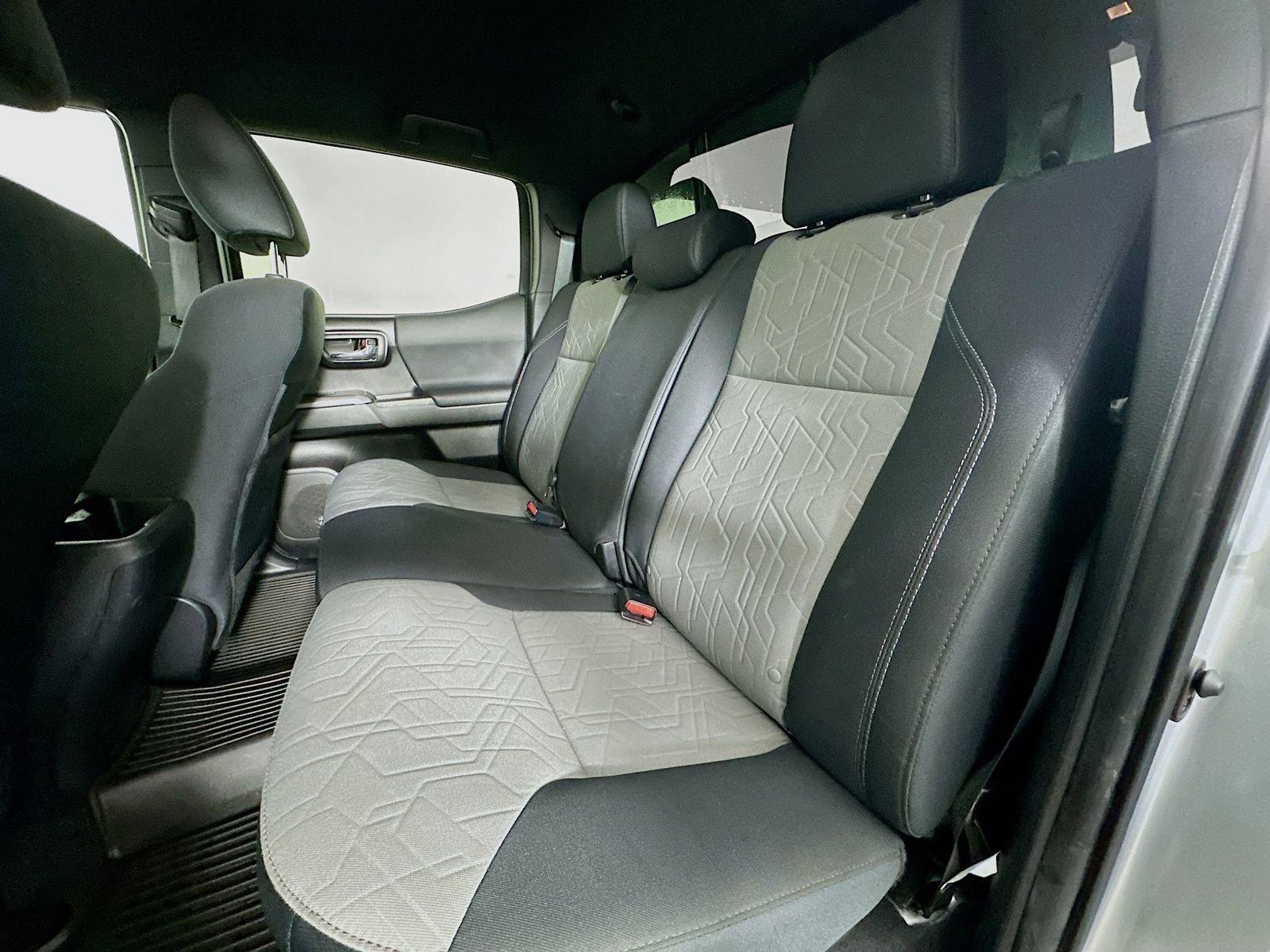 Used 2022 Toyota Tacoma TRD Off-Road image 23