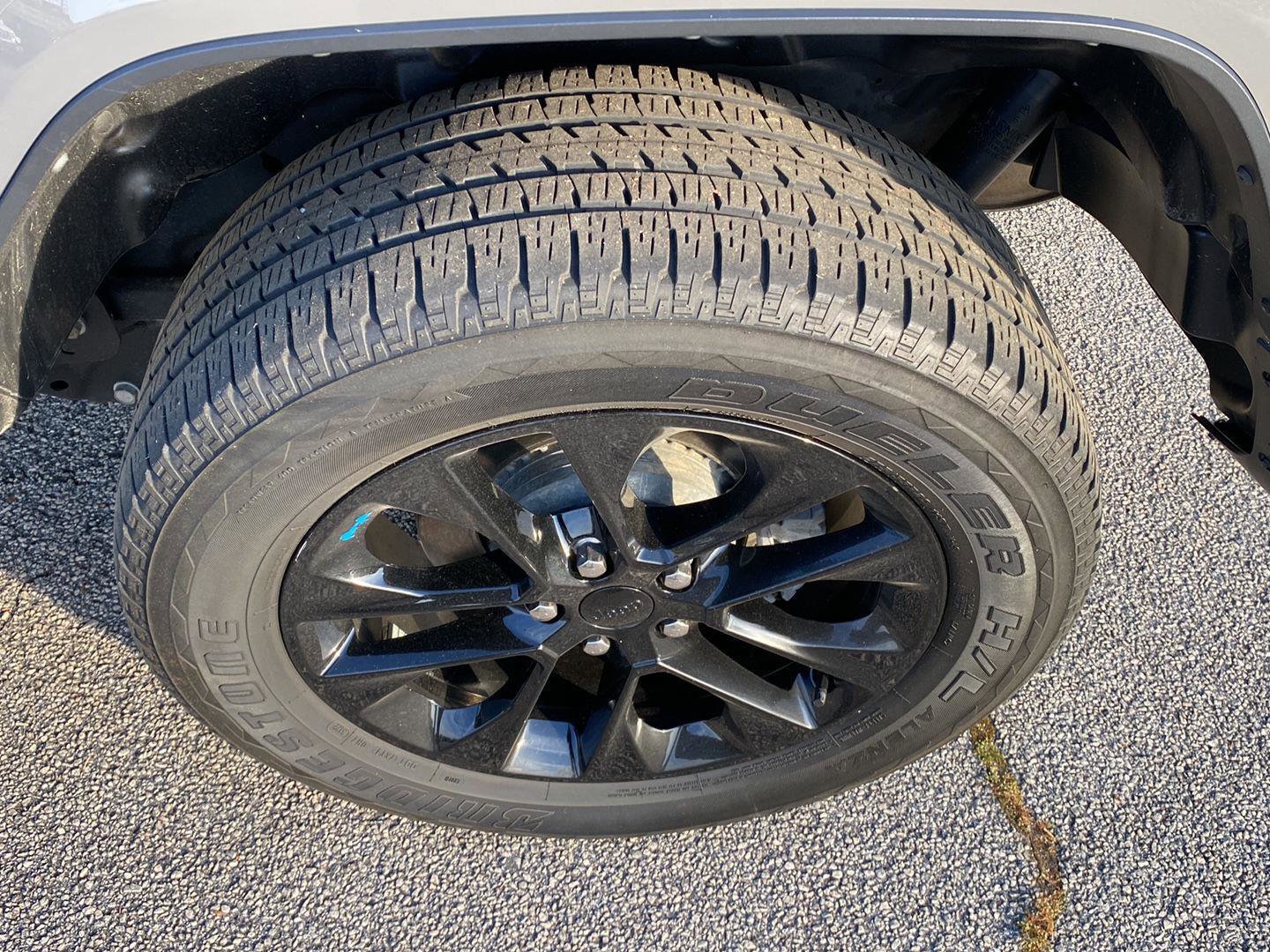 Certified 2023 Jeep Wrangler Sahara w/ Cold Weather Group image 12