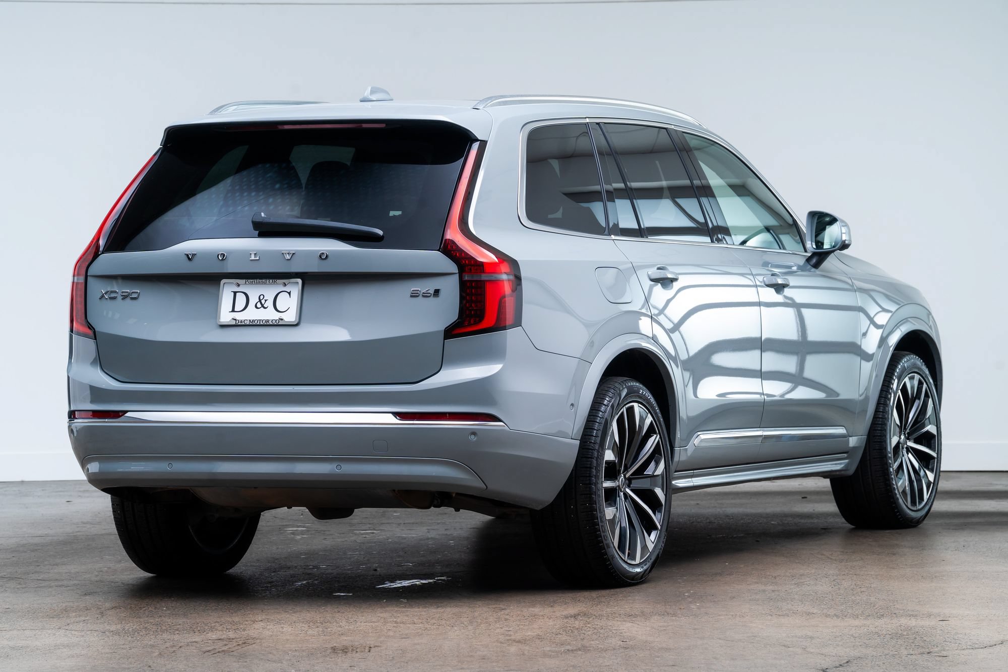Used 2025 Volvo XC90 B6 Plus AWD/4WD image 6