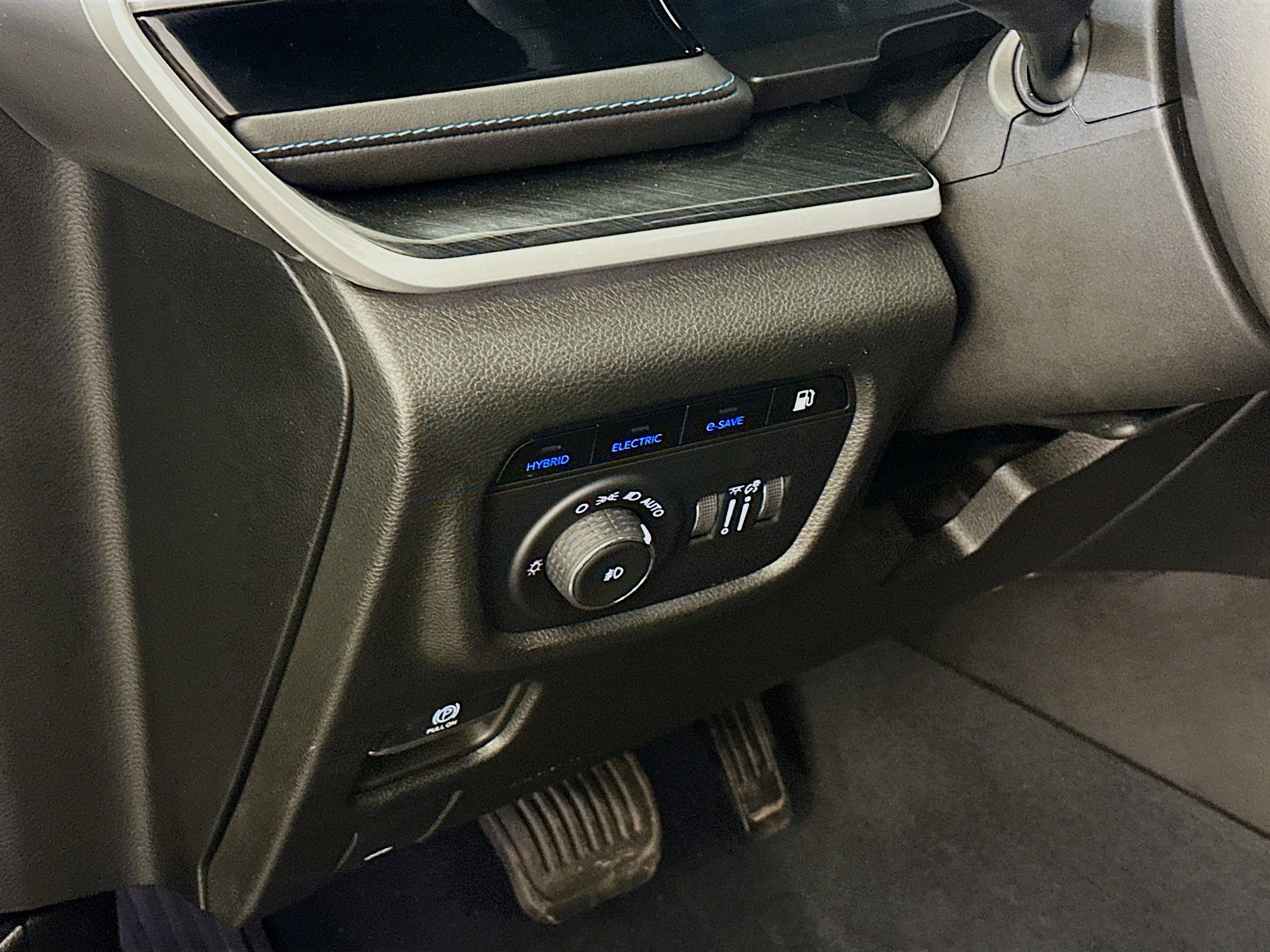 Used 2022 Jeep Grand Cherokee Trailhawk w/ Advanced Protech Group II image 17