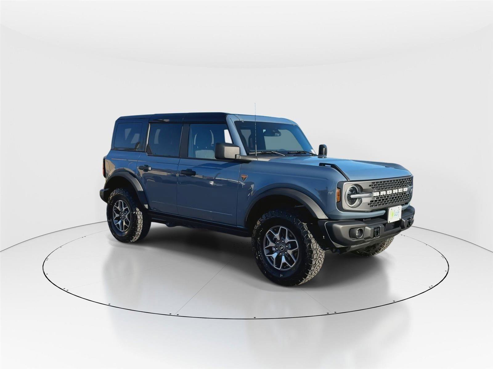 Used 2025 Ford Bronco Badlands image 2