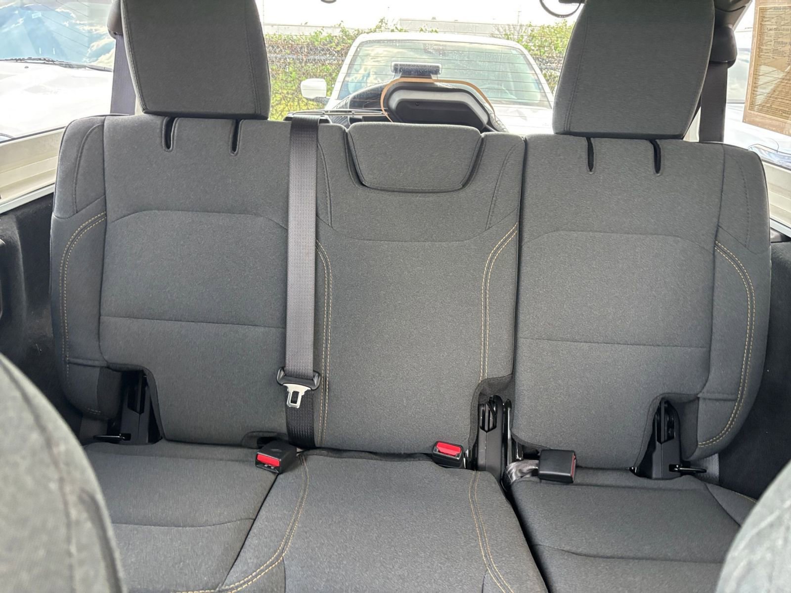 Used 2025 Jeep Wrangler Sahara image 37