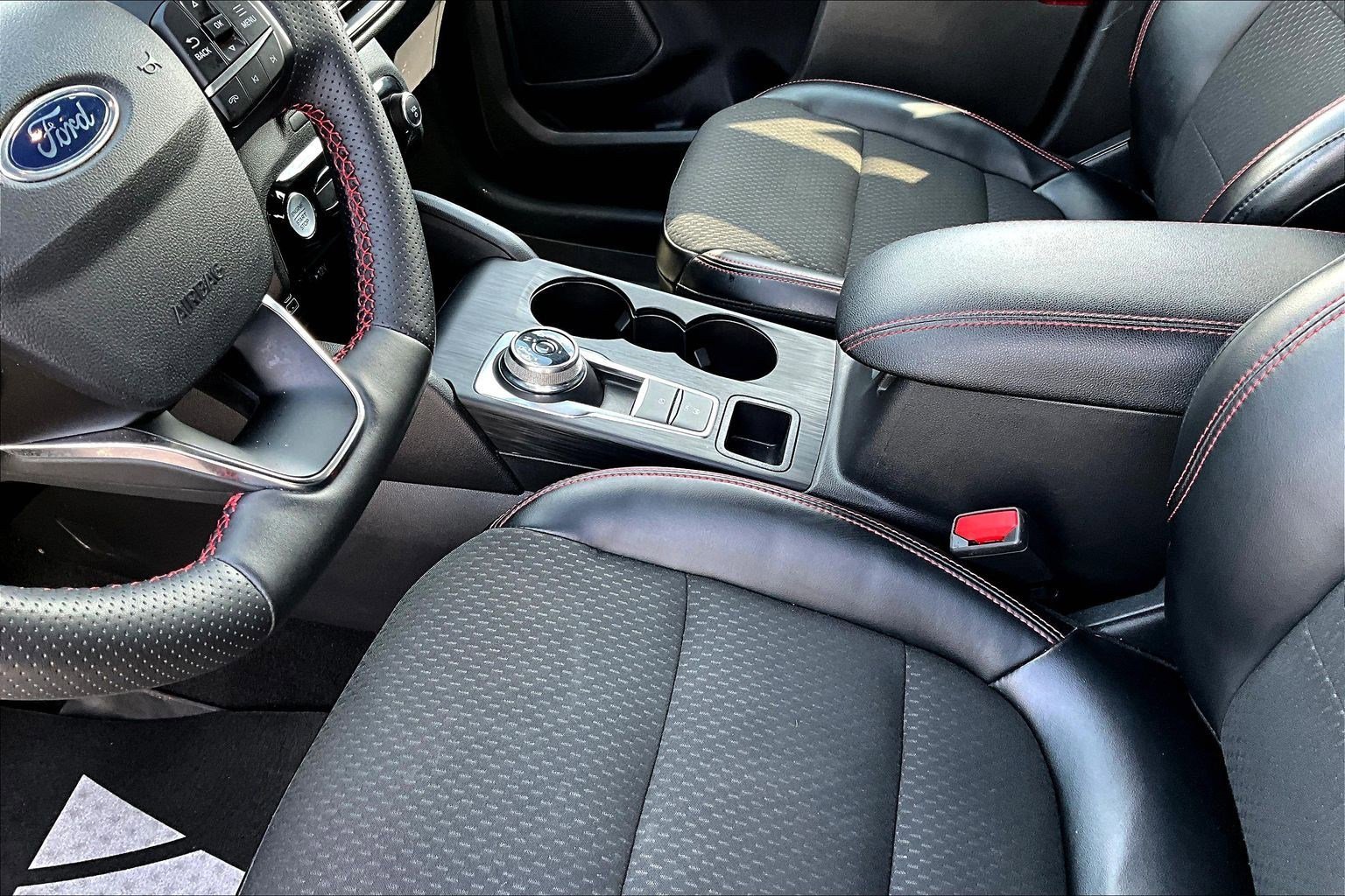 Used 2024 Ford Escape ST-Line Select w/ Tech Pack #1 image 18