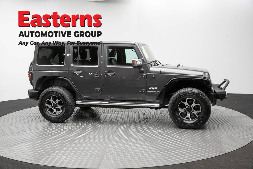 Used 2017 Jeep Wrangler Unlimited Sahara w/ Dual Top Group AWD/4WD image 4