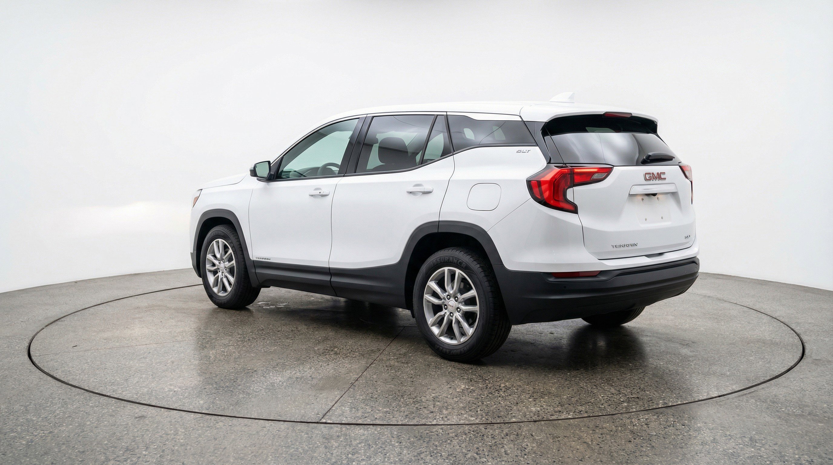 Used 2024 GMC Terrain SLT AWD/4WD image 6