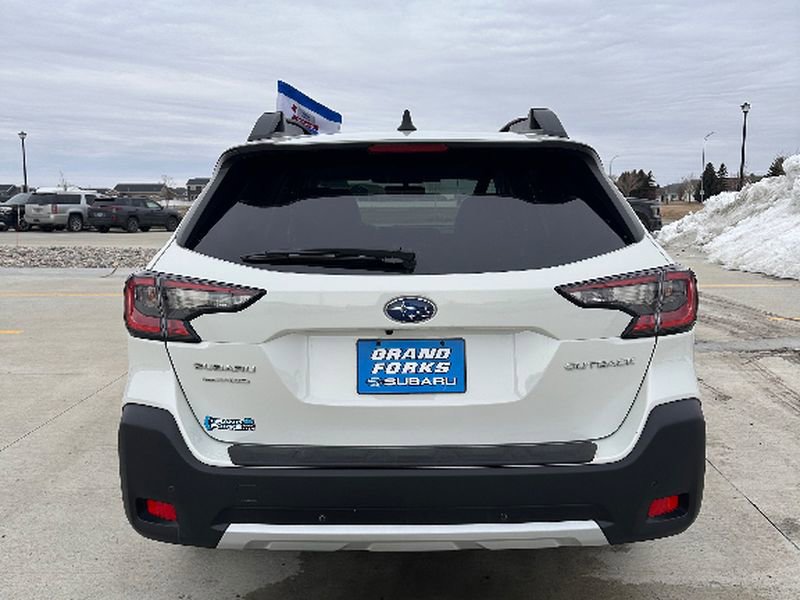 Used 2023 Subaru Outback Limited AWD/4WD image 6
