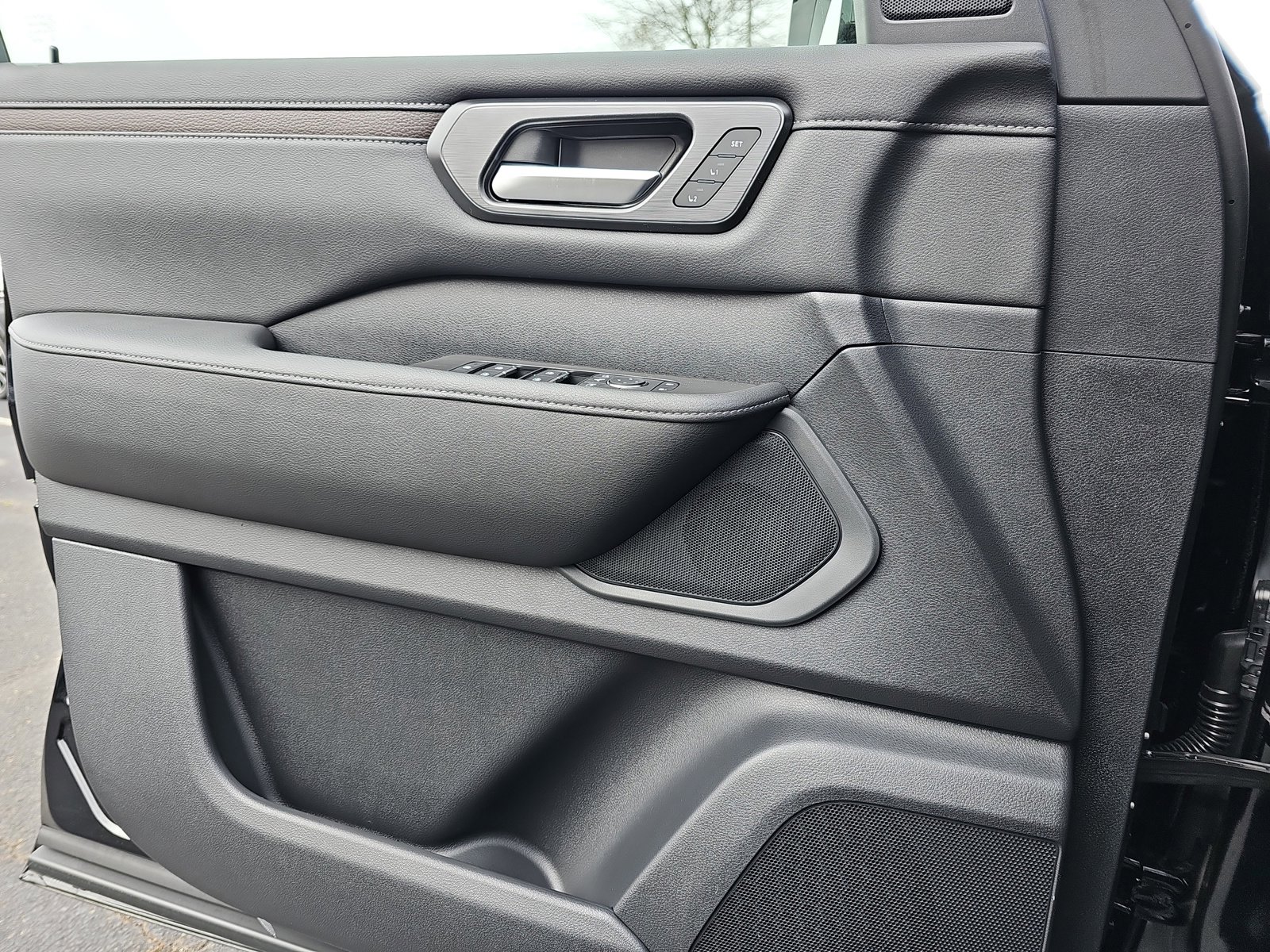 New 2025 Nissan Armada SL image 28