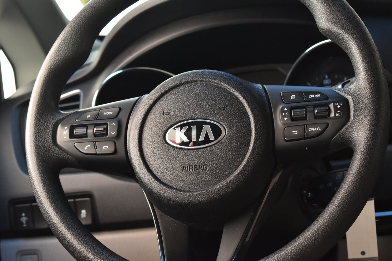 Used 2021 Kia Sedona LX FWD image 23