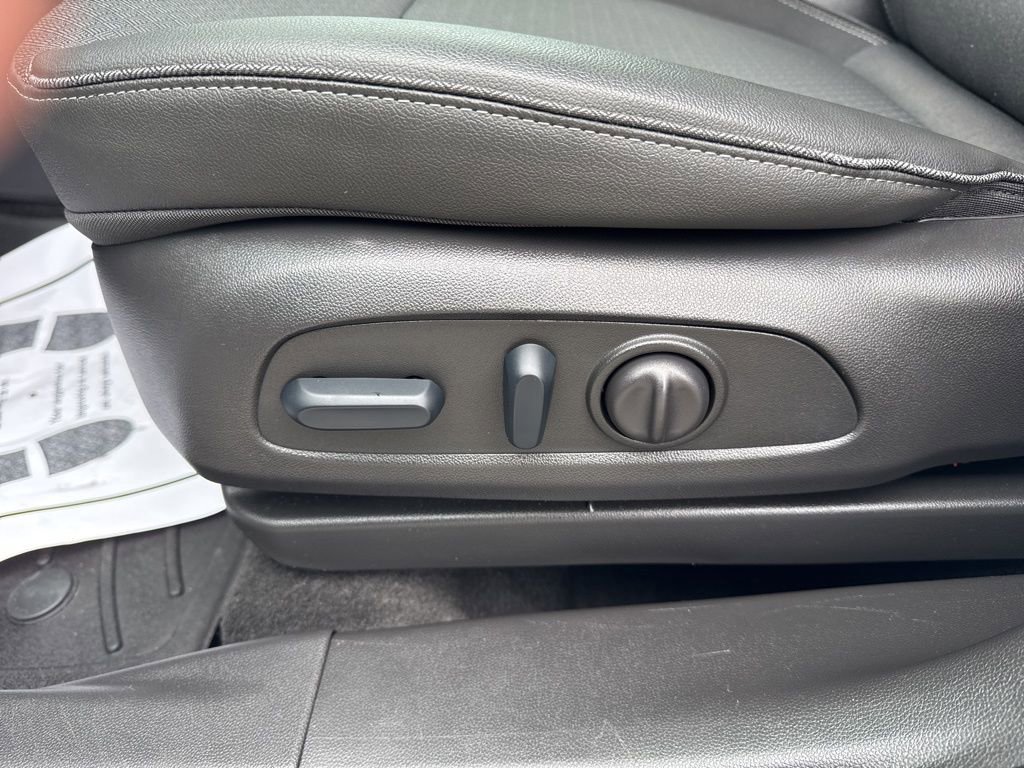 Used 2025 Buick Encore GX Preferred w/ Comfort Package AWD/4WD image 19