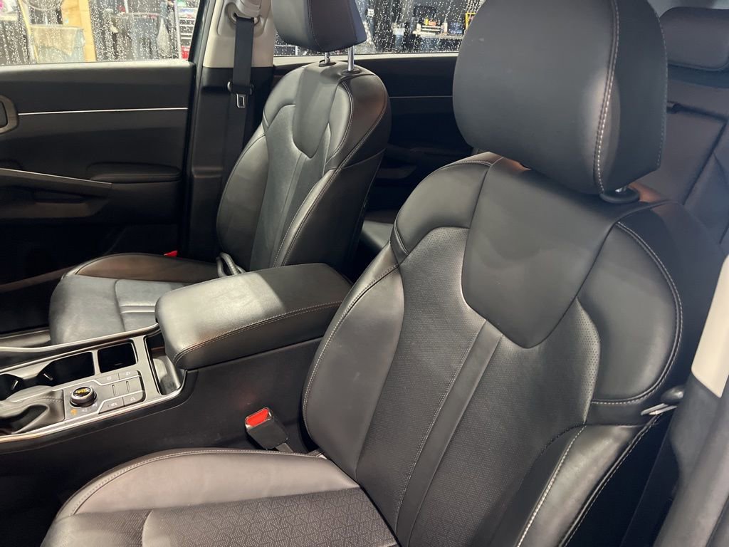 Certified 2023 Kia Sorento S image 5