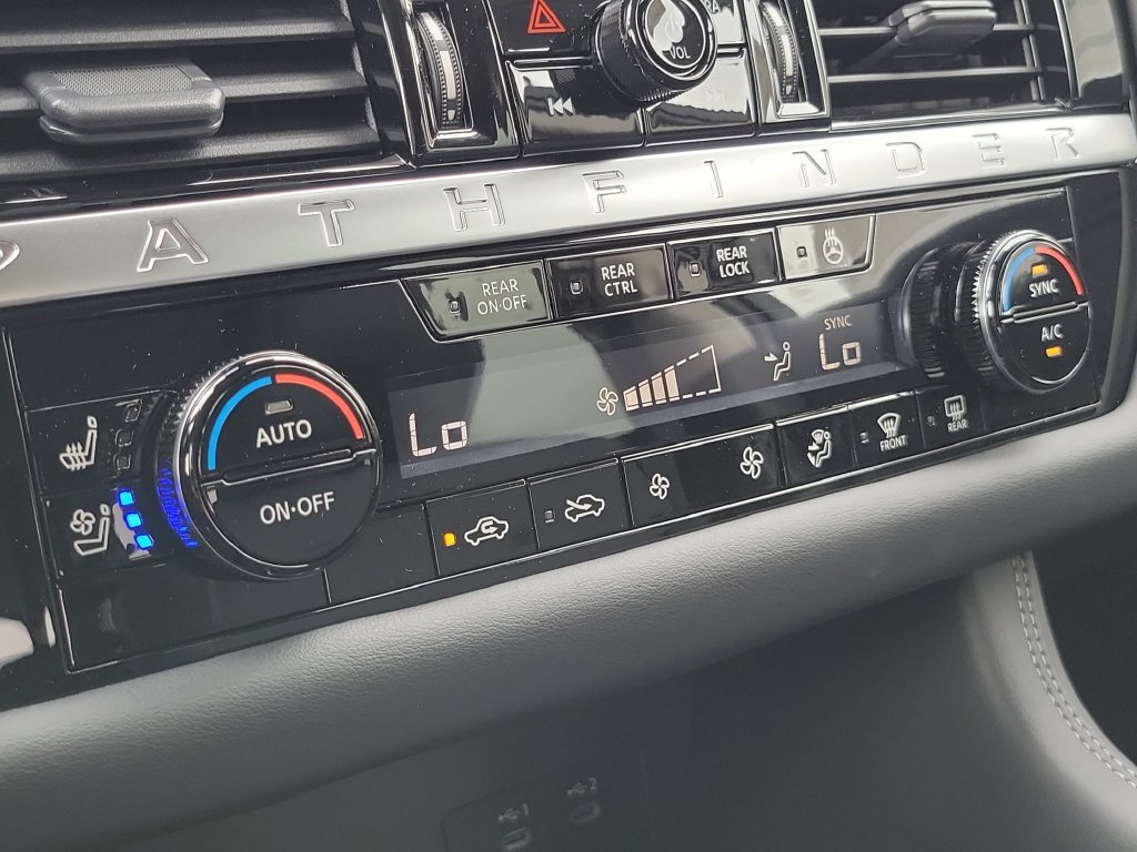 New 2026 Nissan Pathfinder Platinum AWD/4WD image 32