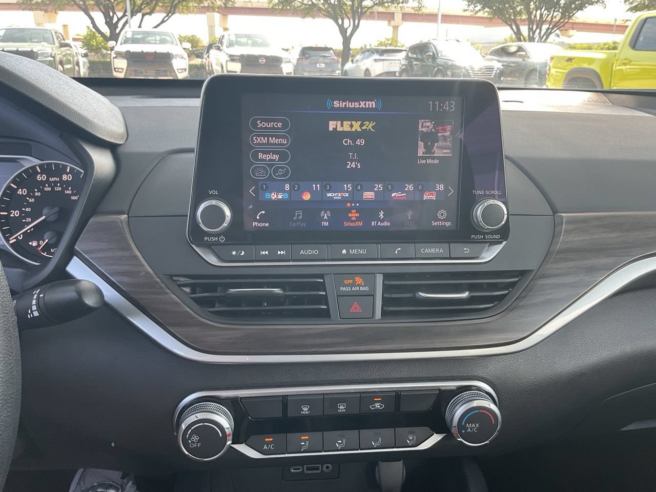 Used 2025 Nissan Altima 2.5 SV FWD image 22