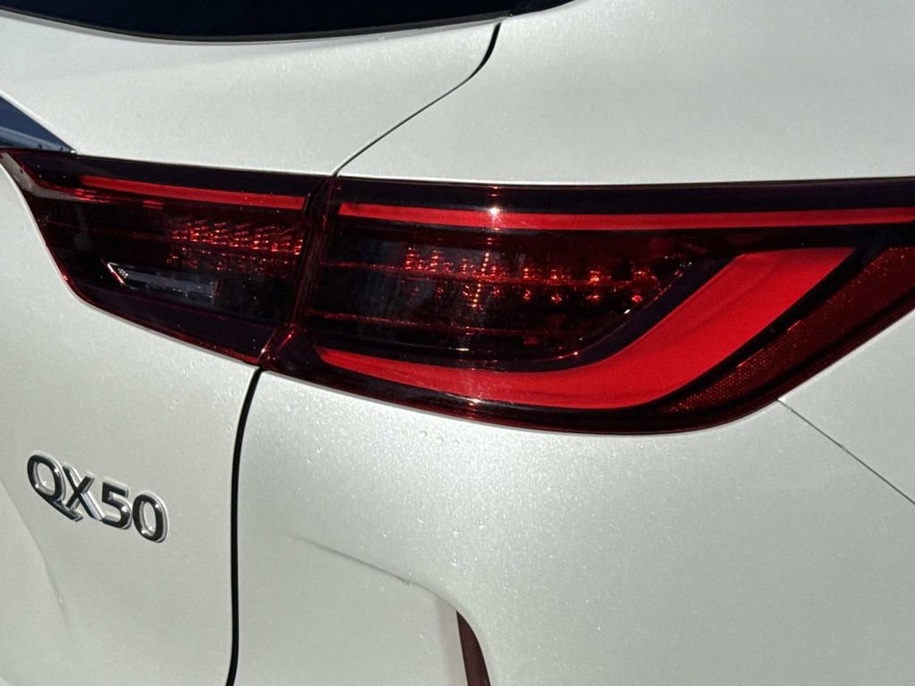 Certified 2023 INFINITI QX50 Luxe image 28