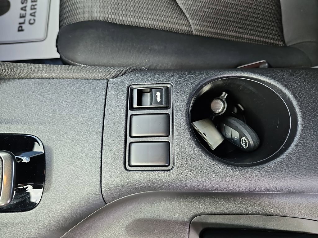 Used 2025 Nissan Z Sport w/ Floor Mat Package image 16