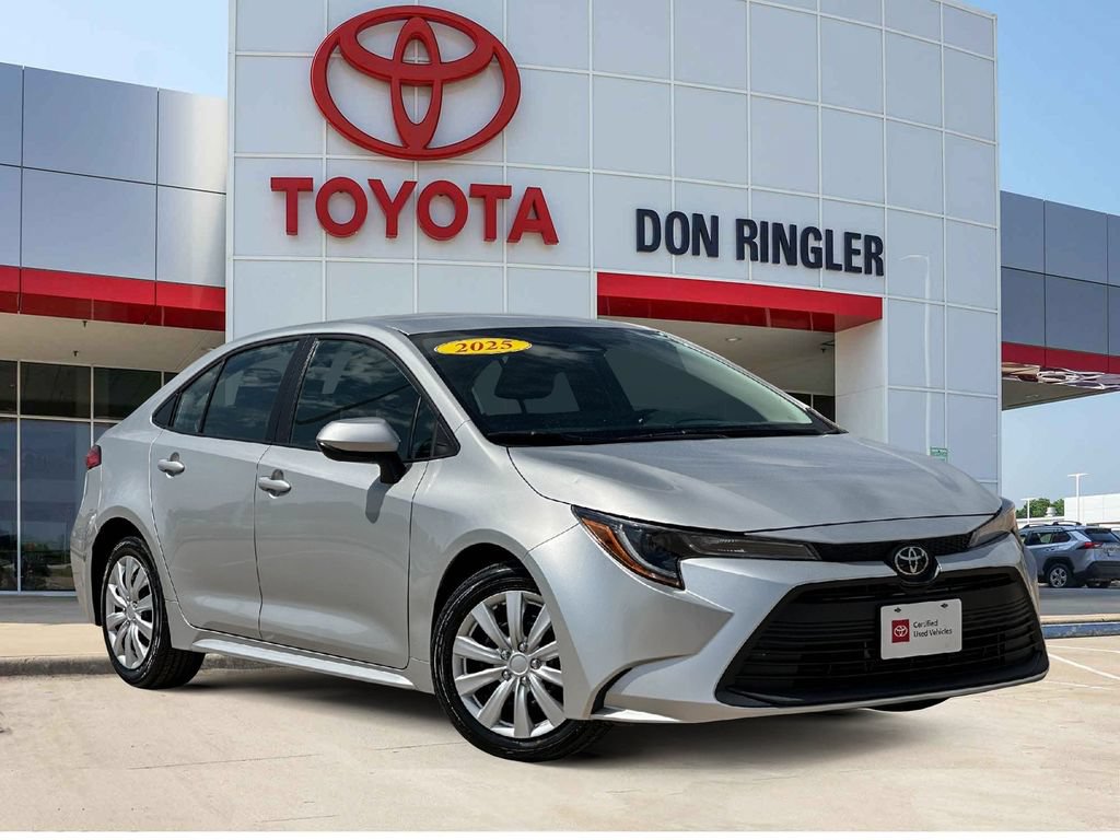 Certified 2025 Toyota Corolla LE FWD image 1