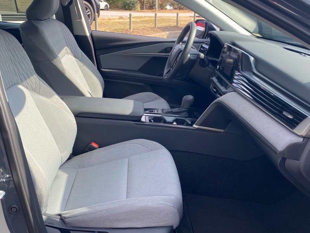 Used 2026 Toyota Camry LE image 18