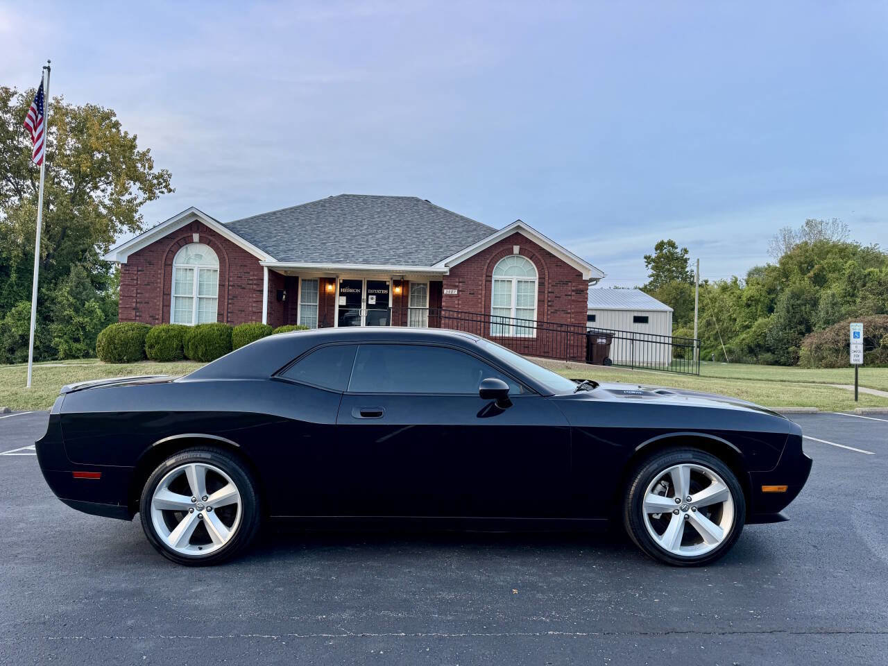 Used 2010 Dodge Challenger R/T image 8