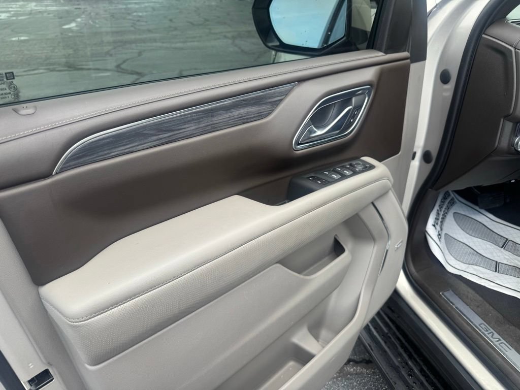 Used 2022 GMC Yukon SLT w/ SLT Luxury Package AWD/4WD image 21