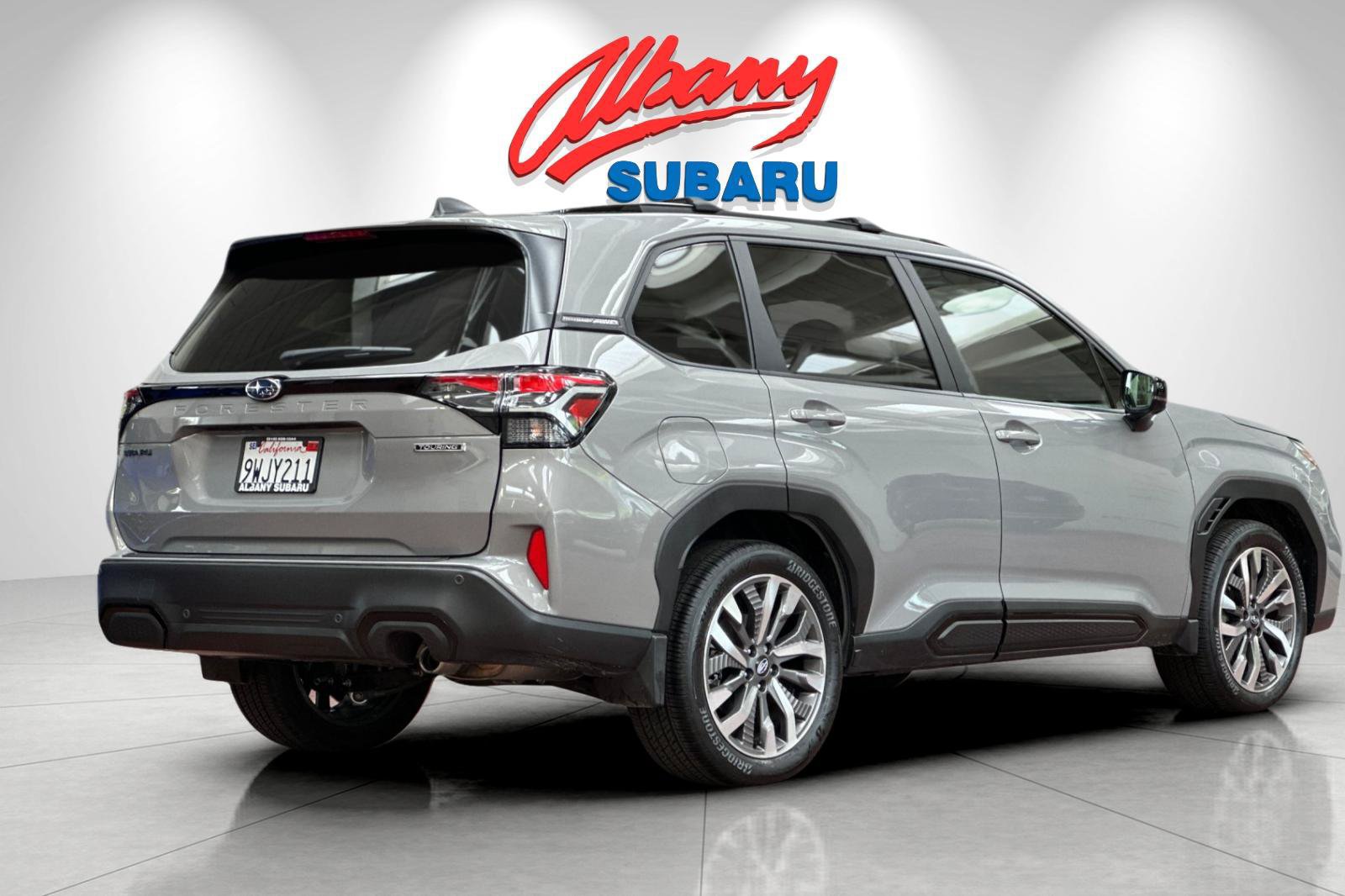 Used 2025 Subaru Forester Touring w/ Popular Package - Touring AWD/4WD image 4
