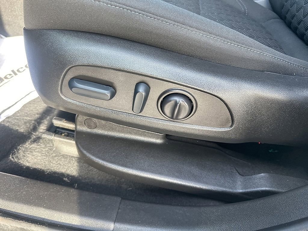 Used 2022 Chevrolet Blazer LT image 20