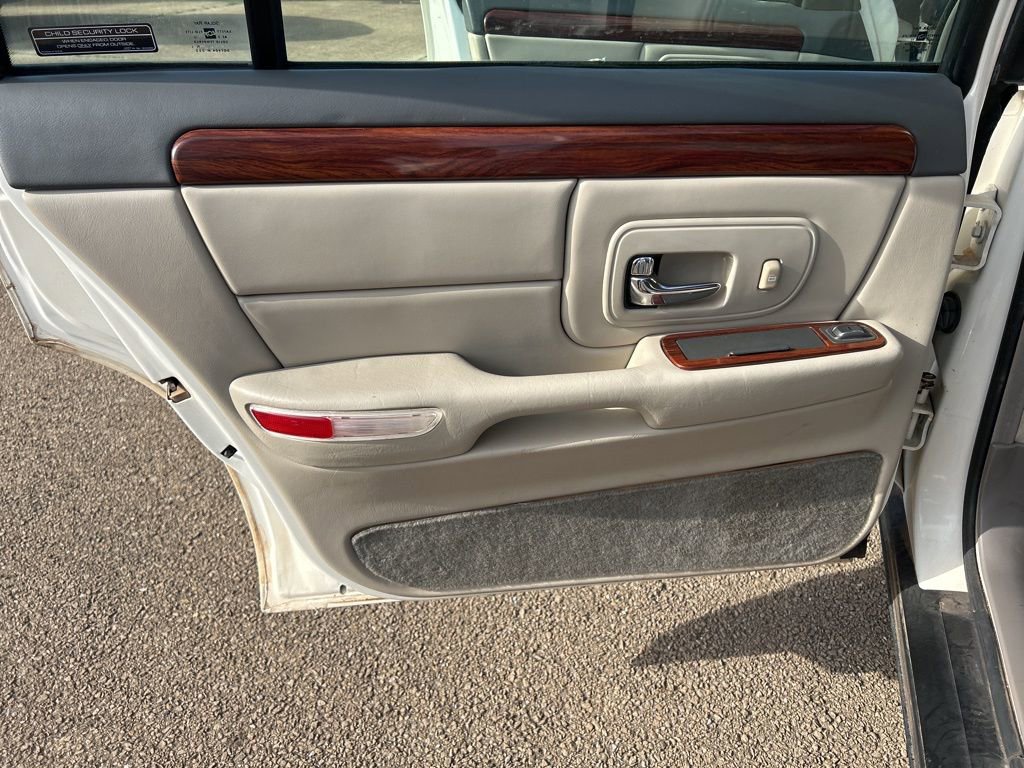 Used 1997 Cadillac De Ville Sedan image 12