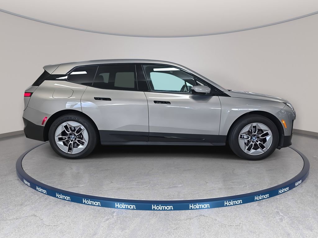 Used 2023 BMW iX xDrive50 image 6