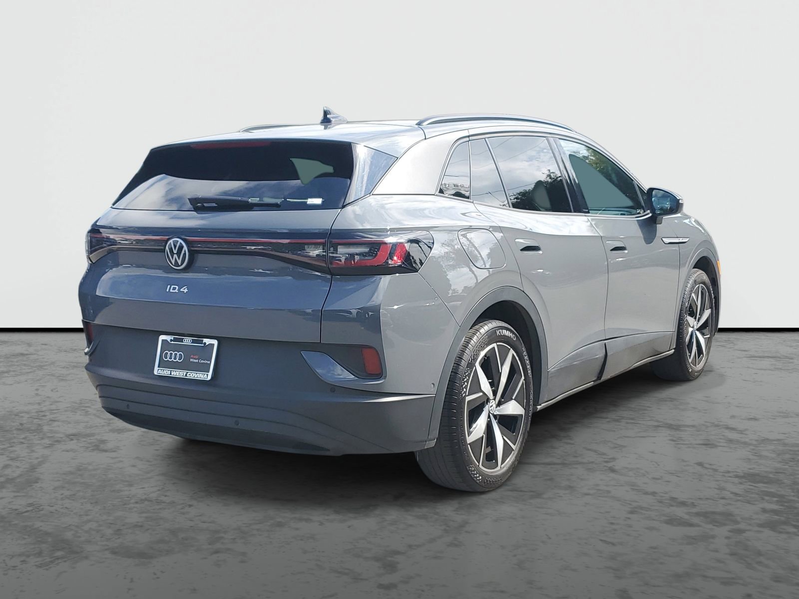 Used 2023 Volkswagen ID.4 S image 4