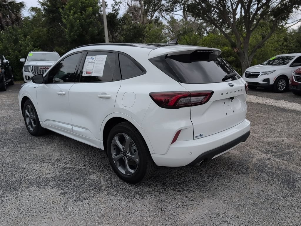 Used 2023 Ford Escape ST-Line w/ Tech Pack #1 FWD image 5