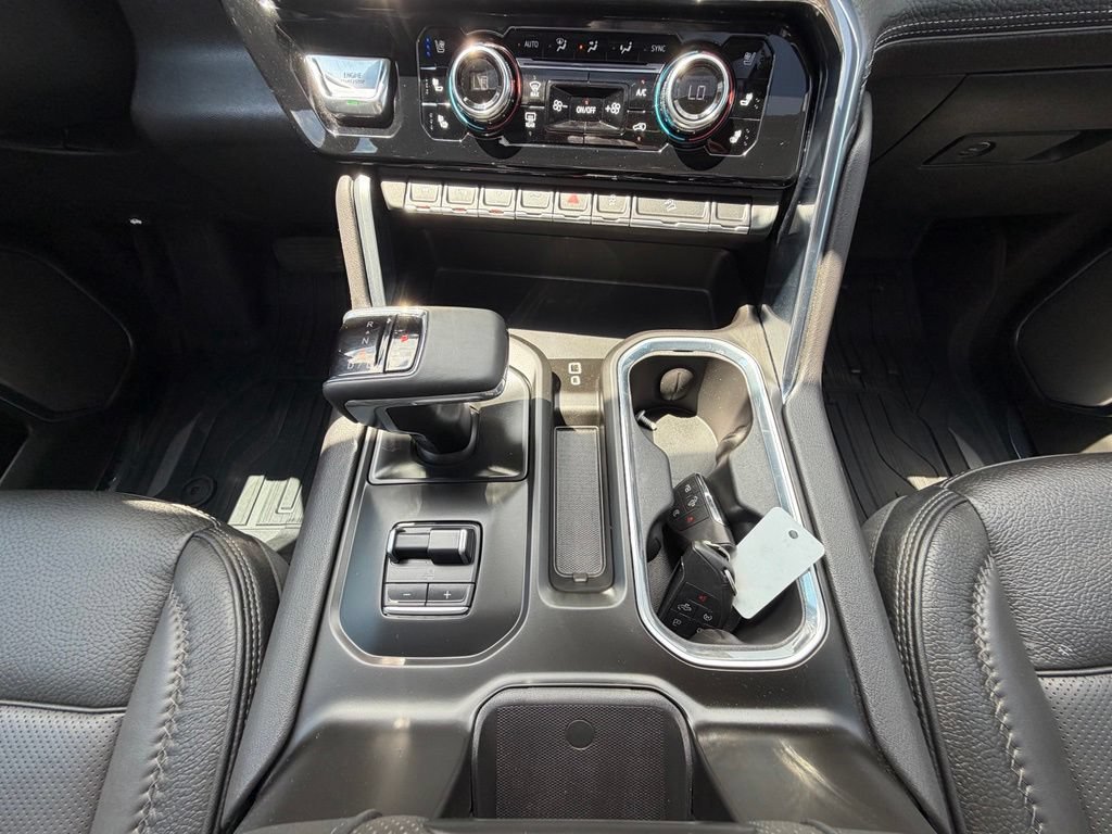 Used 2025 GMC Sierra 1500 Denali w/ Denali Reserve Package AWD/4WD image 12