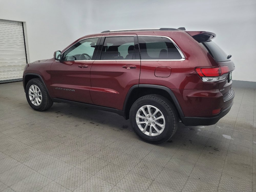 Used 2021 Jeep Grand Cherokee Laredo image 3