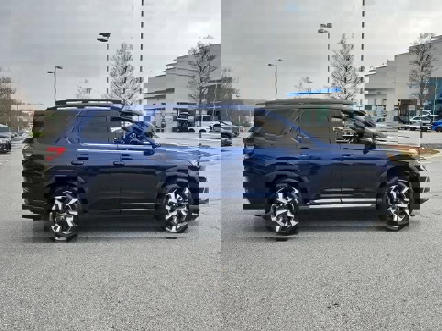 Used 2025 Honda Pilot Touring image 9