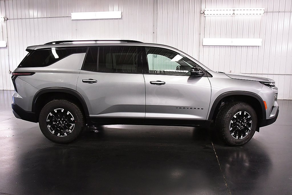 Used 2025 Chevrolet Traverse Z71 w/ Driver Confidence Package image 8