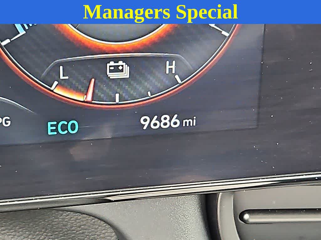 Certified 2025 Hyundai Elantra SEL FWD image 19