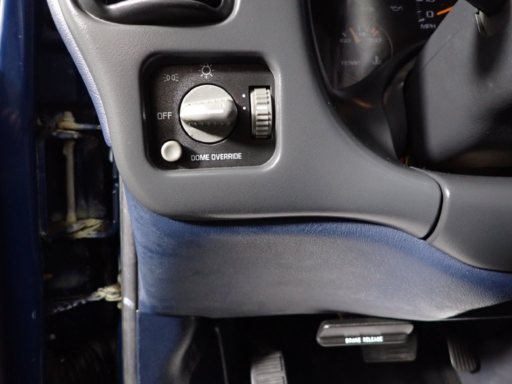 Used 1999 Chevrolet Express 3500 RWD image 28