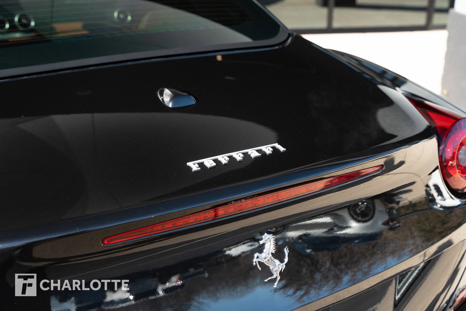 Used 2016 Ferrari California T image 16