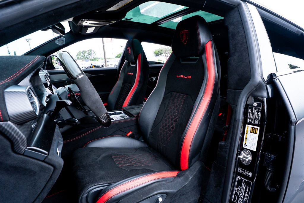 Used 2024 Lamborghini Urus Performante AWD/4WD image 39