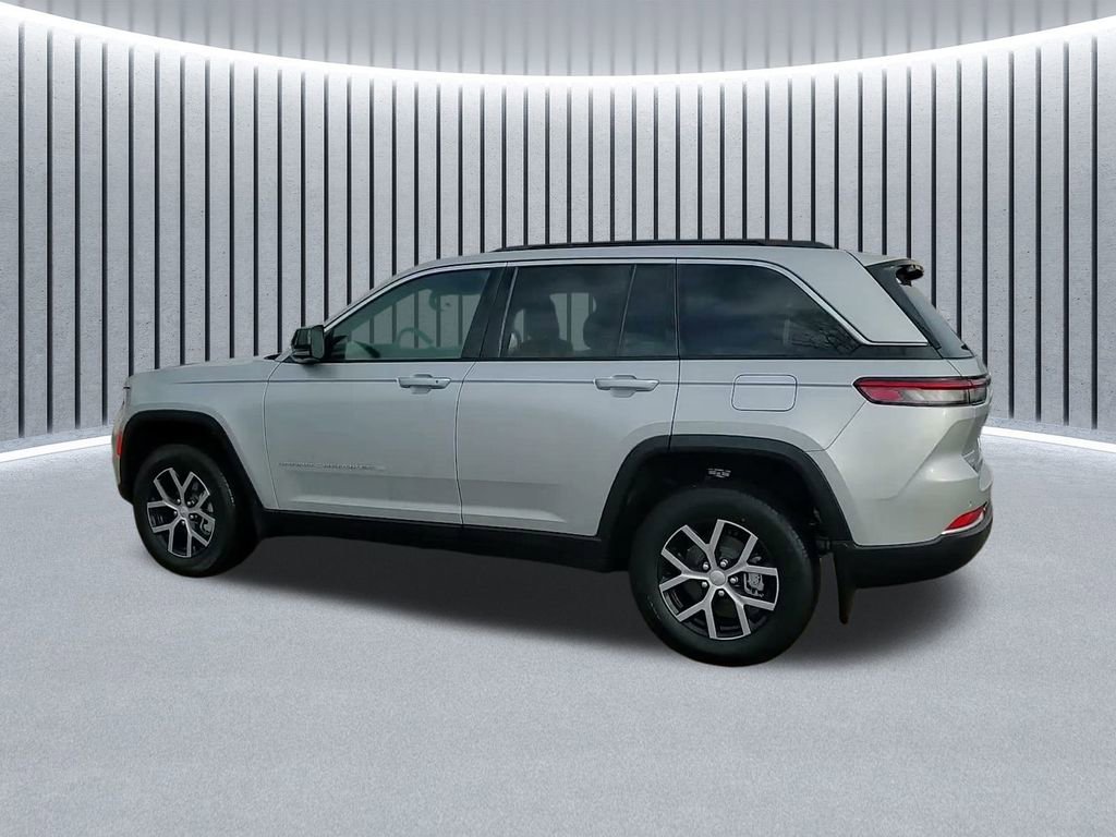 New 2025 Jeep Grand Cherokee Limited w/ Luxury Tech Group II image 15