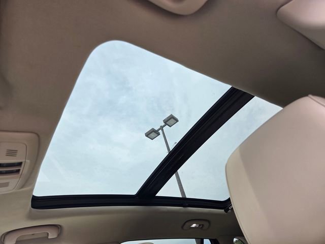 Used 2017 Buick Envision Essence w/ LPO, Cargo Package FWD image 17