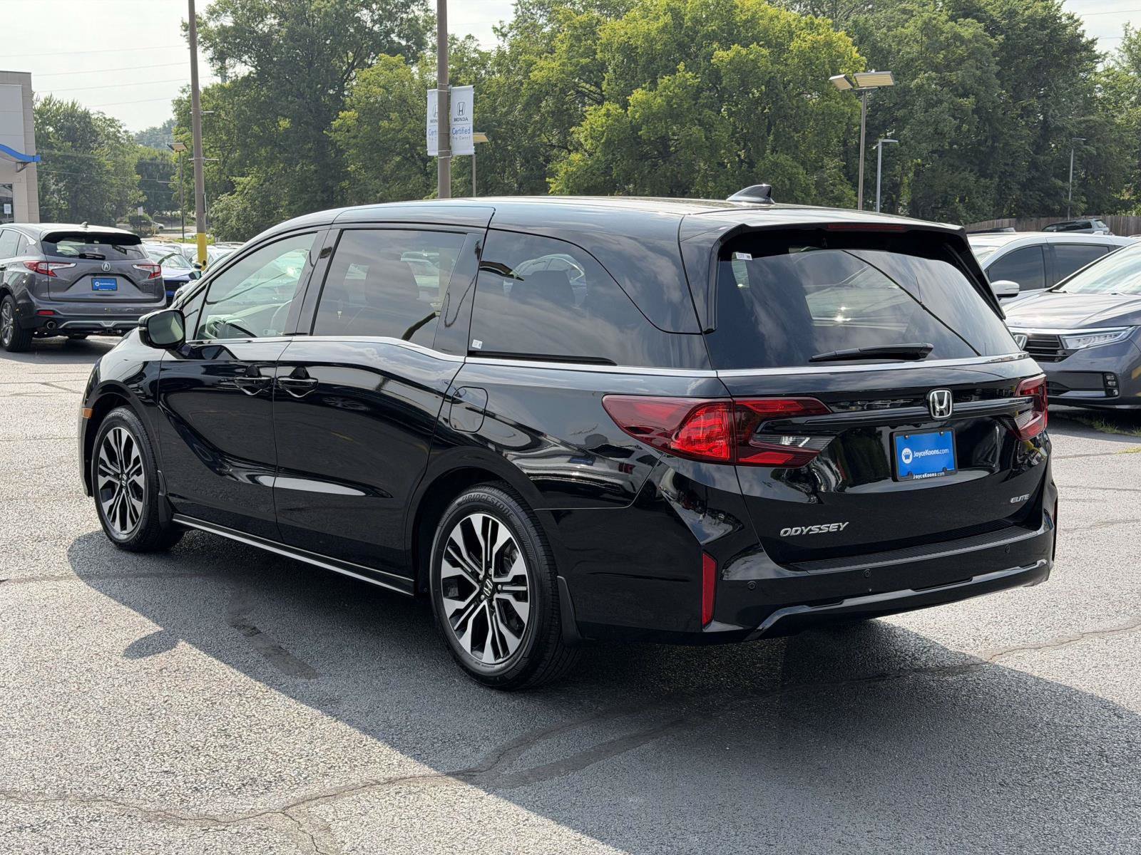 Certified 2026 Honda Odyssey Elite image 3