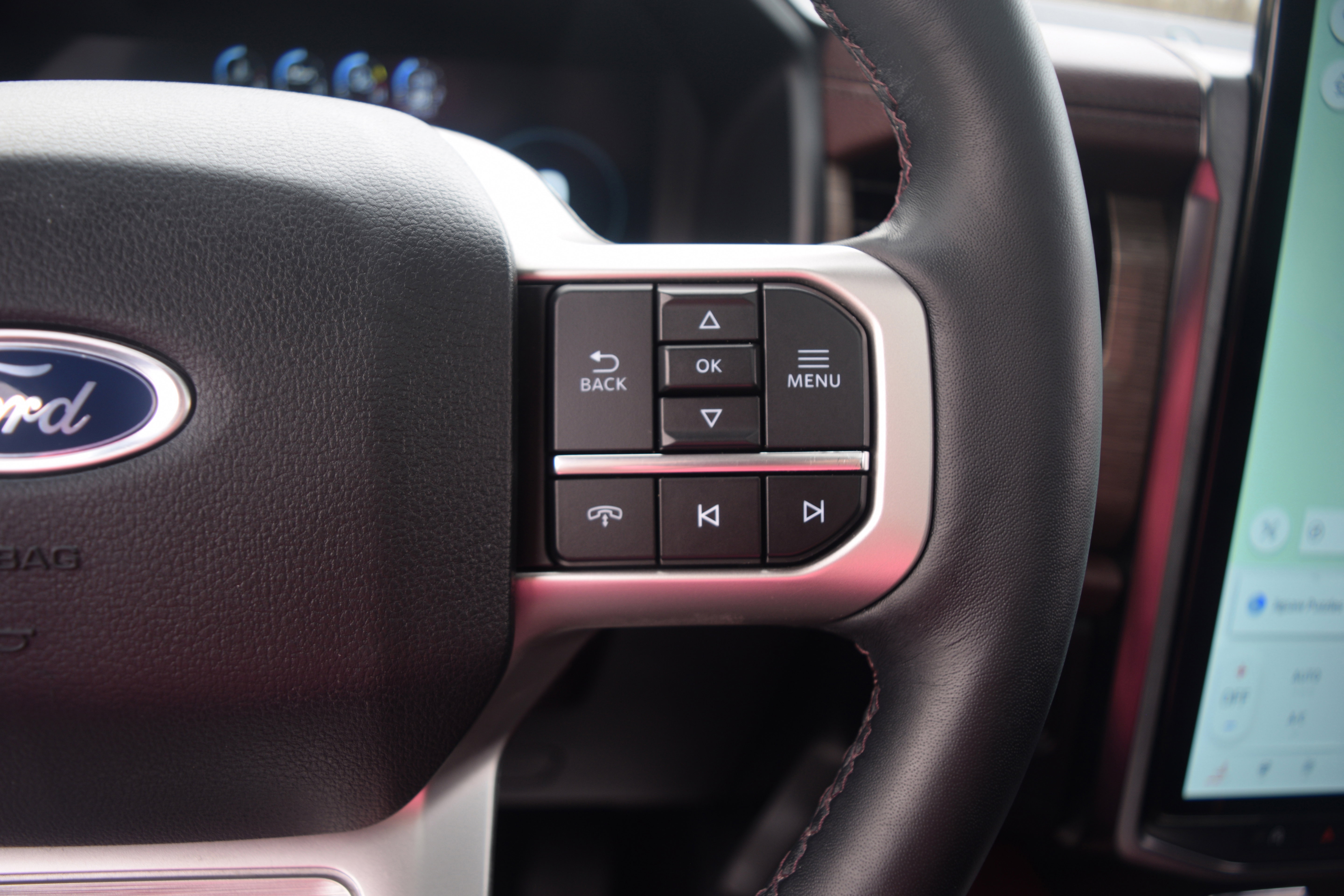 Used 2023 Ford Expedition Limited image 5