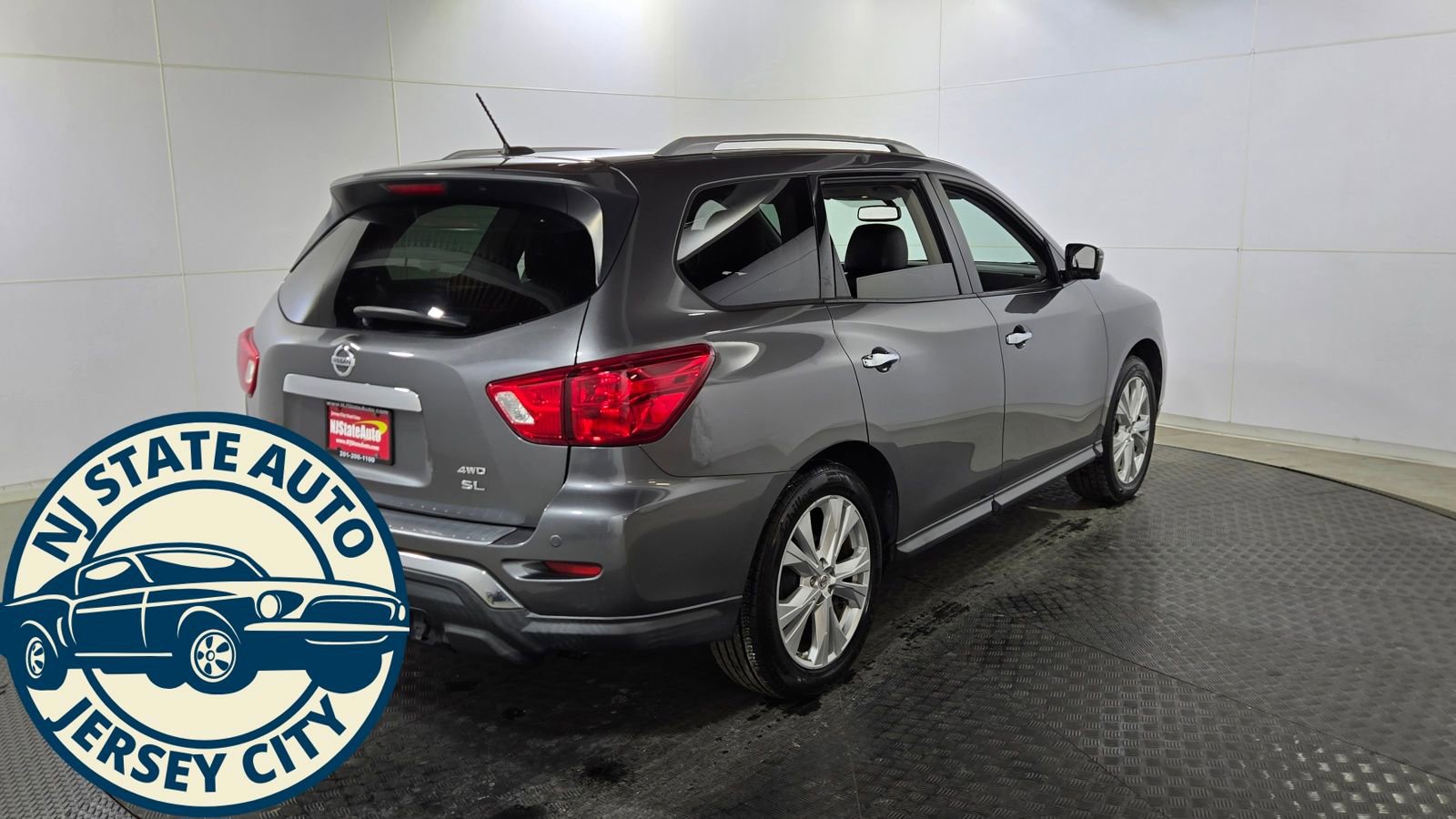 Used 2018 Nissan Pathfinder SL w/ SL Premium Package image 10