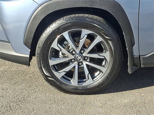 Used 2024 Toyota Corolla Cross XLE image 8