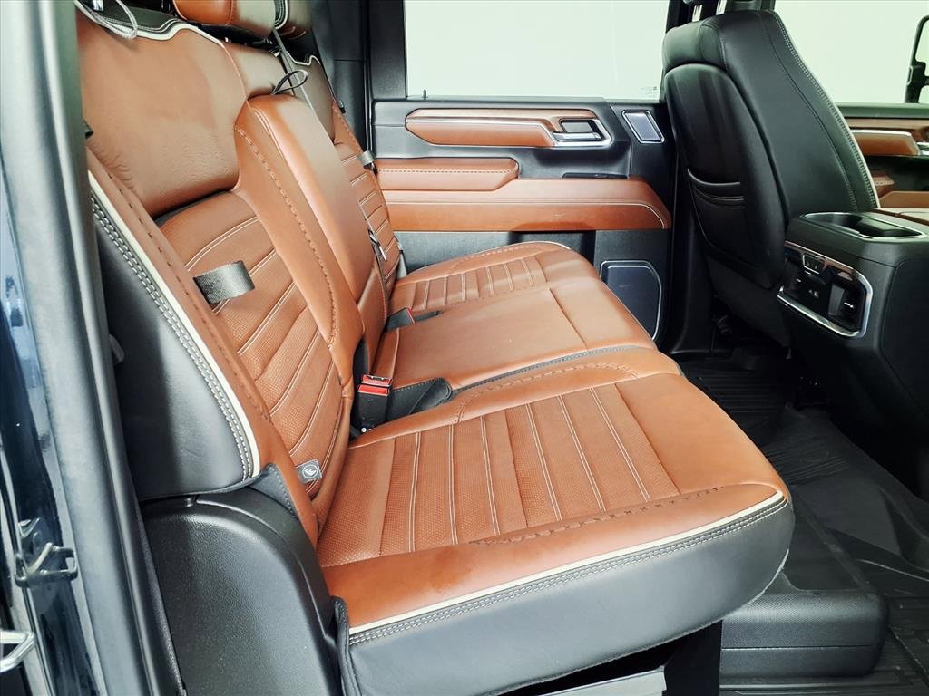 Used 2024 GMC Sierra 3500 Denali Ultimate image 5